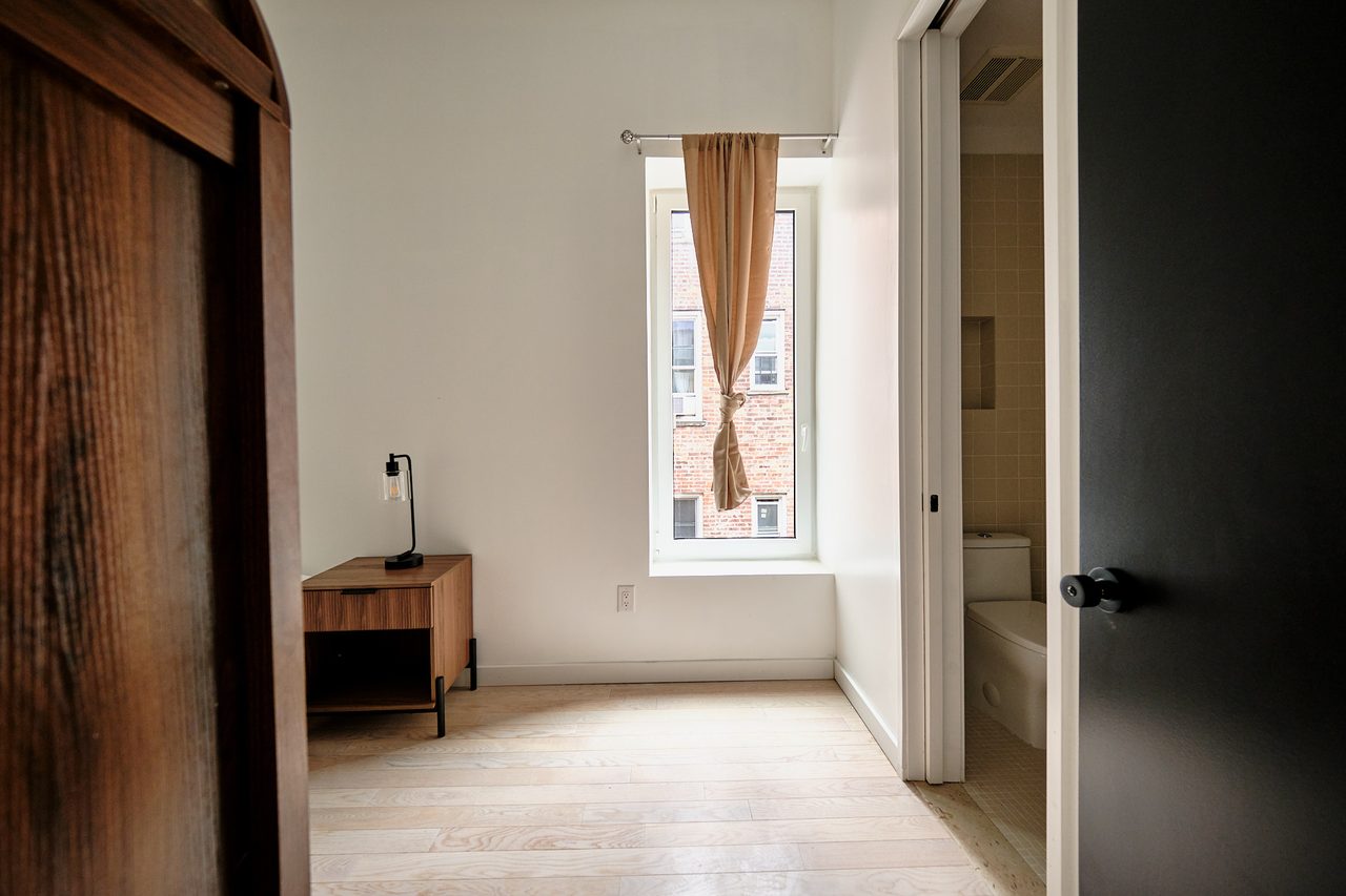 #1895: Ditmas Park - Twin Bedroom B W/ Private Bathroom  -  #1895: Ditmas Park  - Gallery -  17