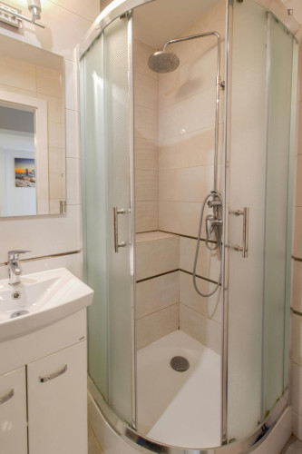 Neat single bedroom in the centre of Warsaw - Gallery - 9