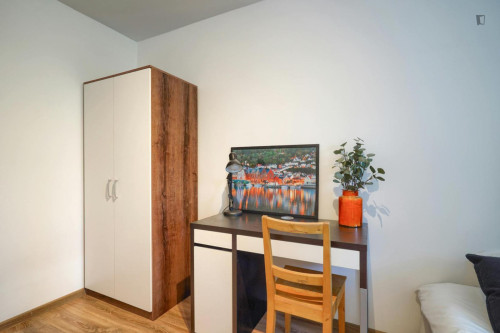 Lovely single bedroom with view to the Vistula river - Gallery - 2
