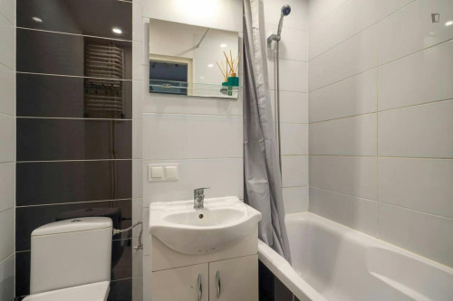 Lovely single bedroom with view to the Vistula river - Gallery - 7
