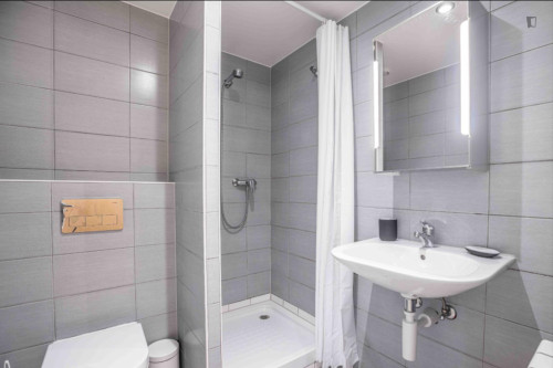 HH, Swiss, Lausanne, Saint-Laurent 33-35, n303