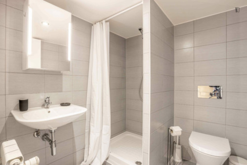 HH, Swiss, Lausanne, Saint-Laurent 33-35, n211