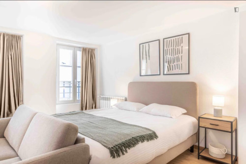 HH, Swiss, Lausanne, Saint-Laurent 33-35, n301