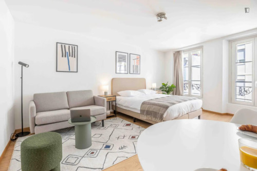 HH, Swiss, Lausanne, Saint-Laurent 33-35, n402