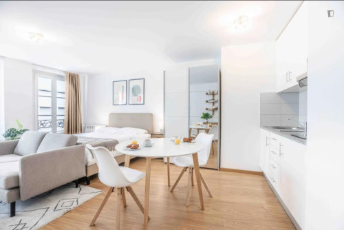 HH, Swiss, Lausanne, Saint-Laurent 33-35, n401