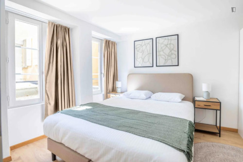 HH, Swiss, Lausanne, Saint-Laurent 33-35, n204