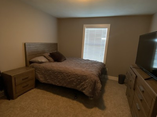 One bedroom with full bath    - Gallery -  3