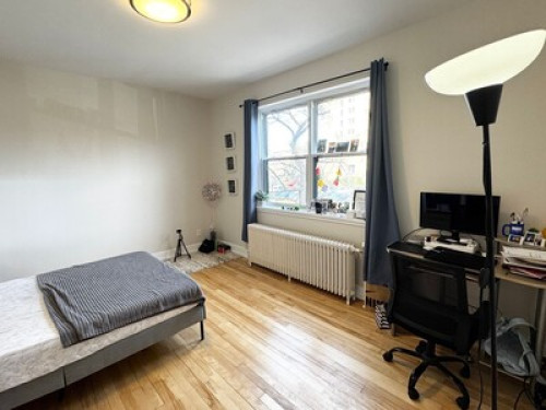 Sunny Room in Côte des Neiges