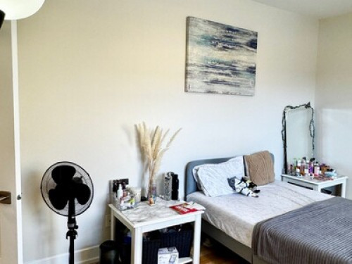 Sunny Room in Côte des Neiges