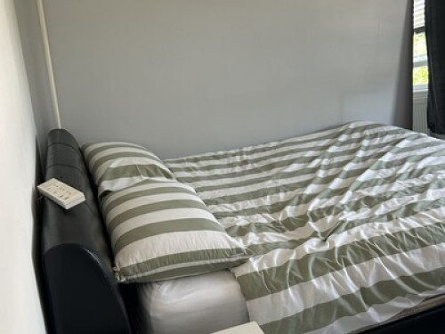 Large Airy double room in Tooting - Gallery - 9