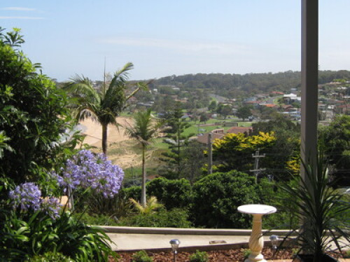 Amazing ocean view, mins to beach.