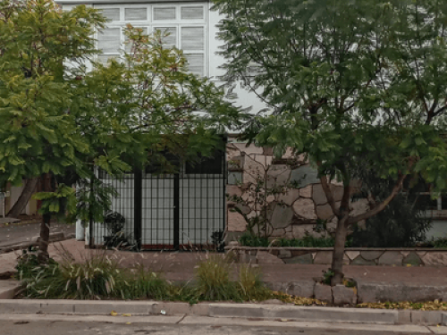 Familia alegre en Mendoza
