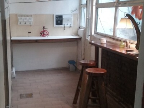 Winehouse friends house - Gallery - 29