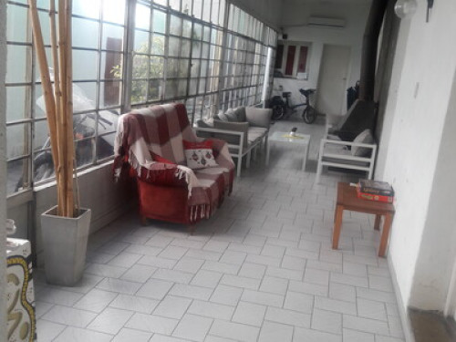Winehouse friends house - Gallery - 33