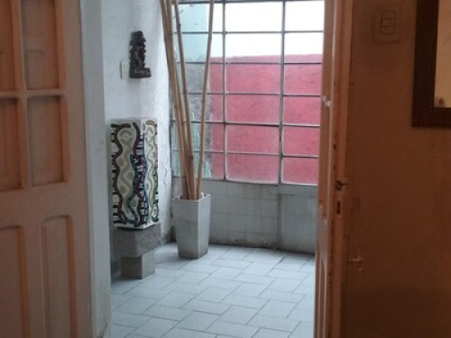 Winehouse friends house - Gallery - 30