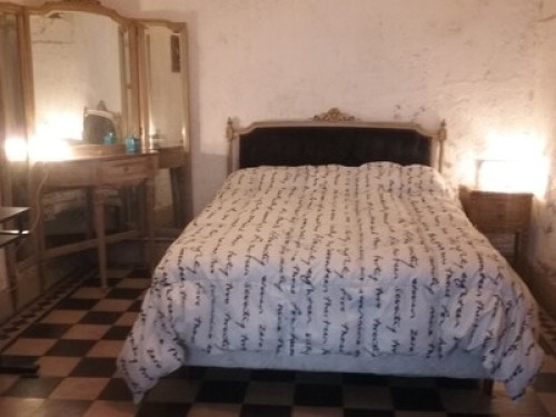 Winehouse friends house - Gallery - 16