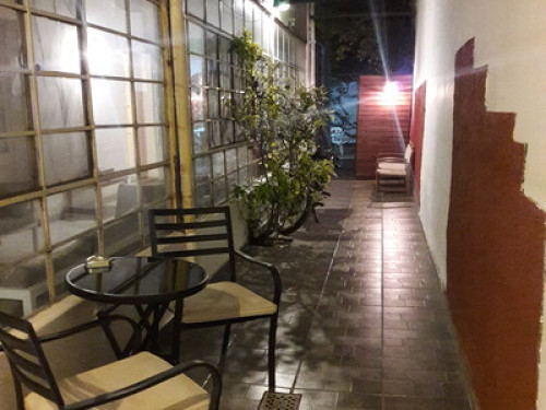 Winehouse friends house - Gallery - 15