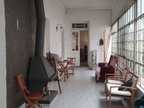 Winehouse friends house - Gallery - 25