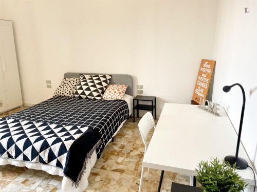 Very appealing double bedroom in Campo di Marte - Gallery - 6