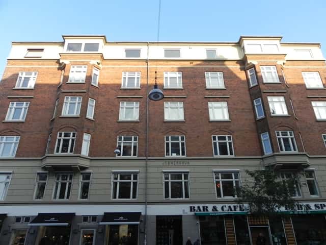  6 Bedrooms - 2 Bathrooms  -  Square Room 2 Mighty+  - Gallery -  11