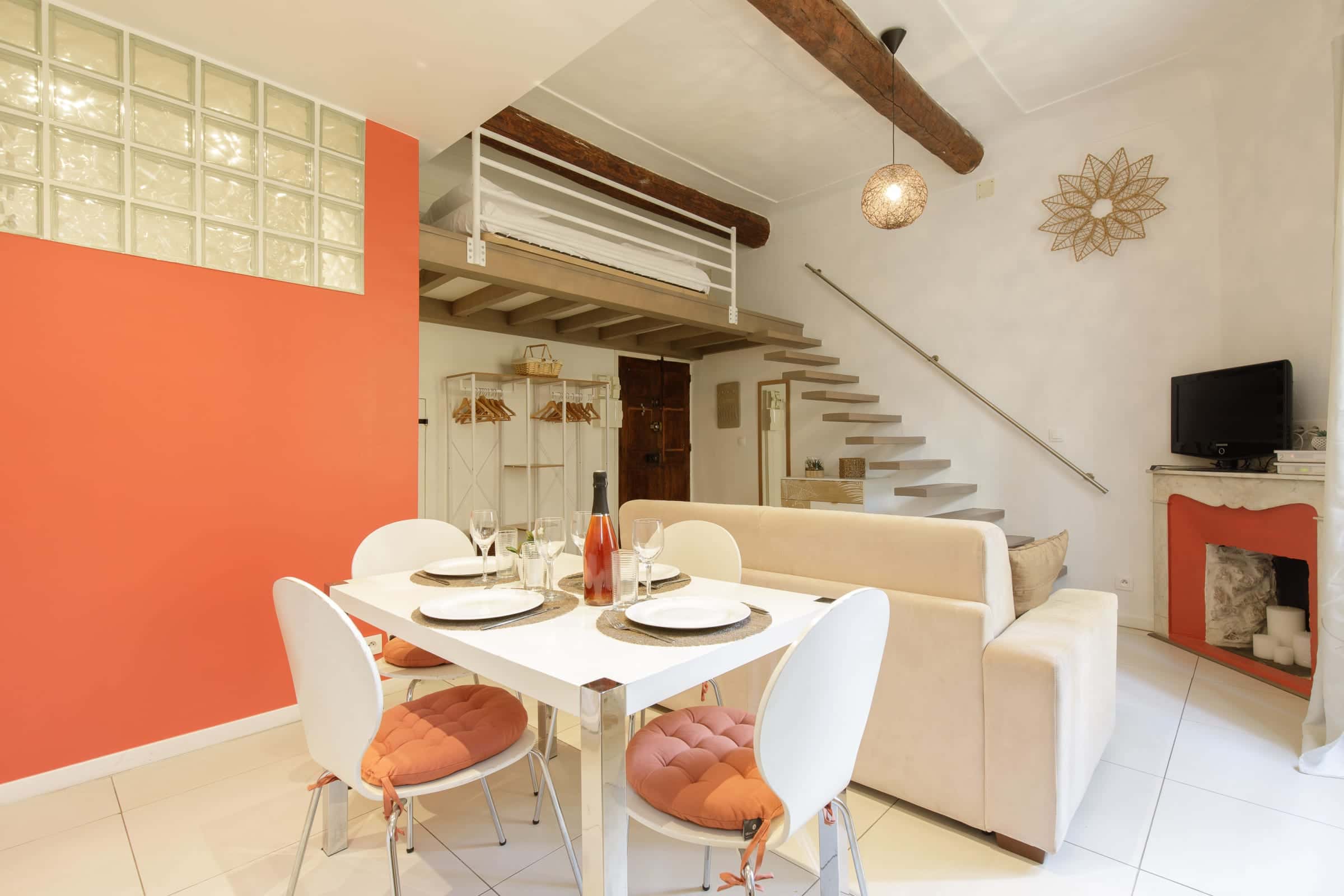  Studio  -  (33c) Charming Mezzanine Studio near Provençal Market AC free parking  - Gallery -  12