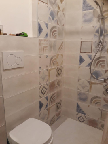 Double bedroom, with private bathroom and balcony, in 3-bedroom apartment