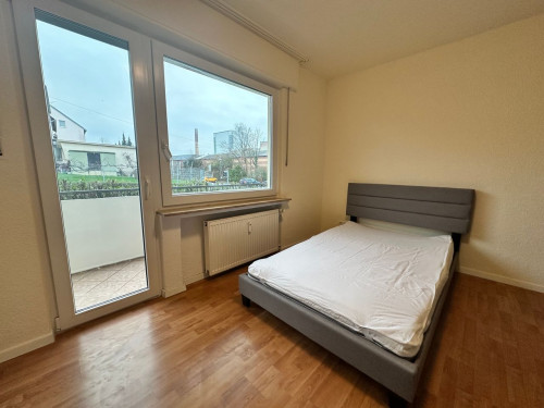 Beautiful appartement 19 minutes to Bonn Center with S-Bahn - with balcony - renovated and fully furnished