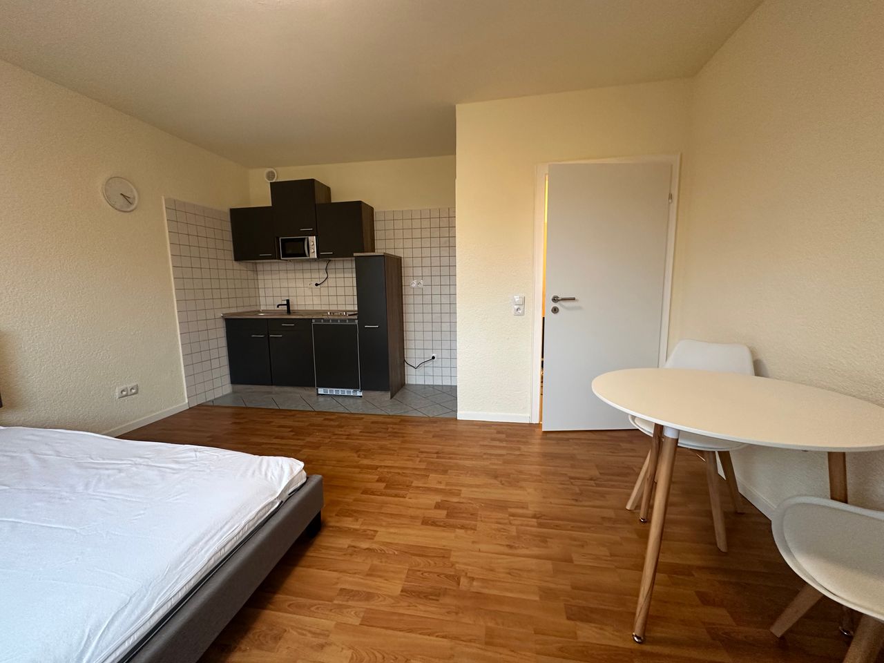  Beautiful Appartement 19 Minutes To Bonn Center With S-Bahn - With Balcony - Renovated And Fully Fur  -  Beautiful appartement 19 minutes to Bonn Center with S-Bahn - with balcony - renovated and fully furnished  - Gallery -  10