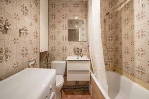 Comfy single bedroom near Rondo ONZ metro station - Gallery - 6
