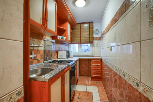Comfy single bedroom near Rondo ONZ metro station  - Gallery -  5