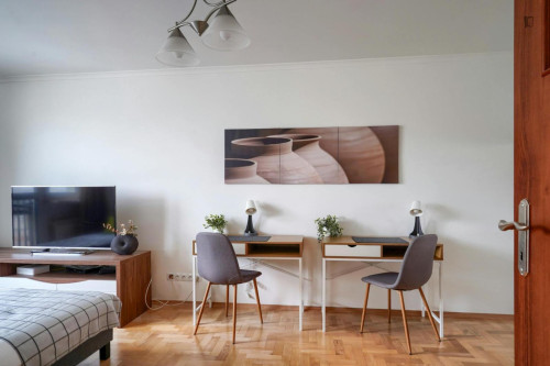 Luminous twin bedroom near the Rondo ONZ metro  - Gallery -  5