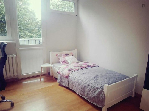 Single bedroom near Rondo ONZ metro
