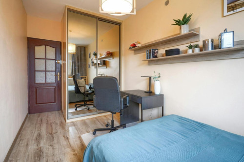 Modern single bedroom near Rondo ONZ metro station