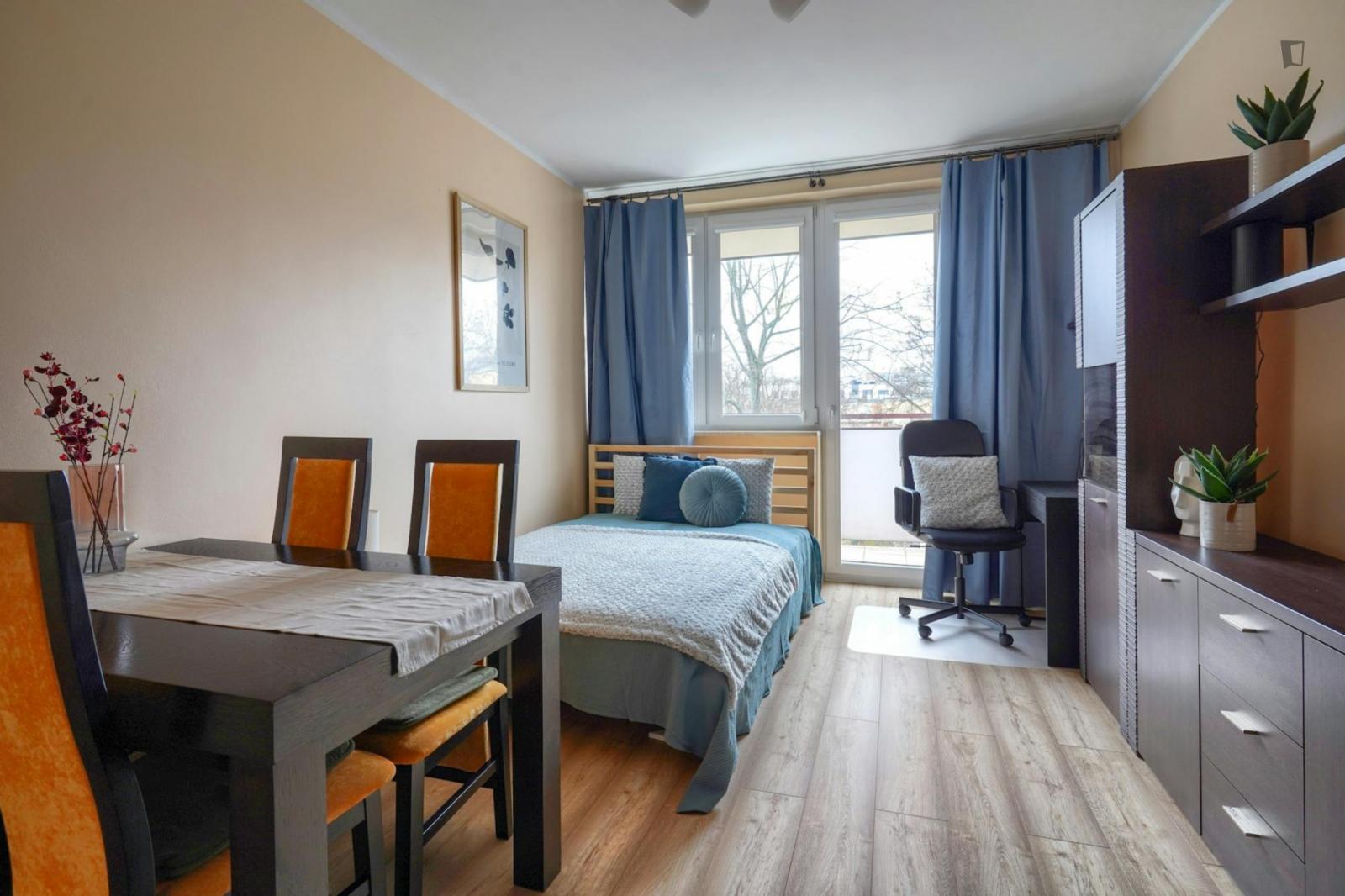  Bright Single Bedroom Near Rondo ONZ Metro Station  -  Bright single bedroom near Rondo ONZ metro station  - Gallery -  1
