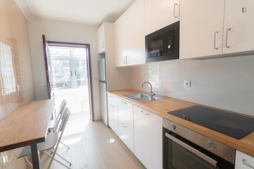 Appealing Double Bedroom in a 5-bedroom flat