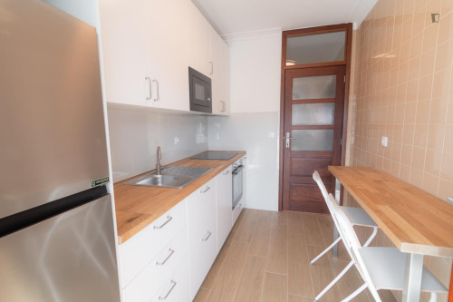 Appealing Double Bedroom in a 5-bedroom flat  - Gallery -  5