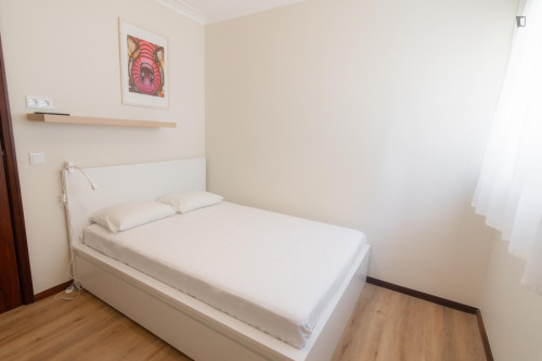 Appealing Double Bedroom in a 5-bedroom flat