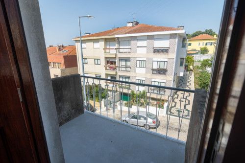 Pleasant bedroom near Santo Ovídio metro station - Gallery - 6