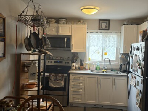 Large FURNISHED room in townhome  - Gallery -  5