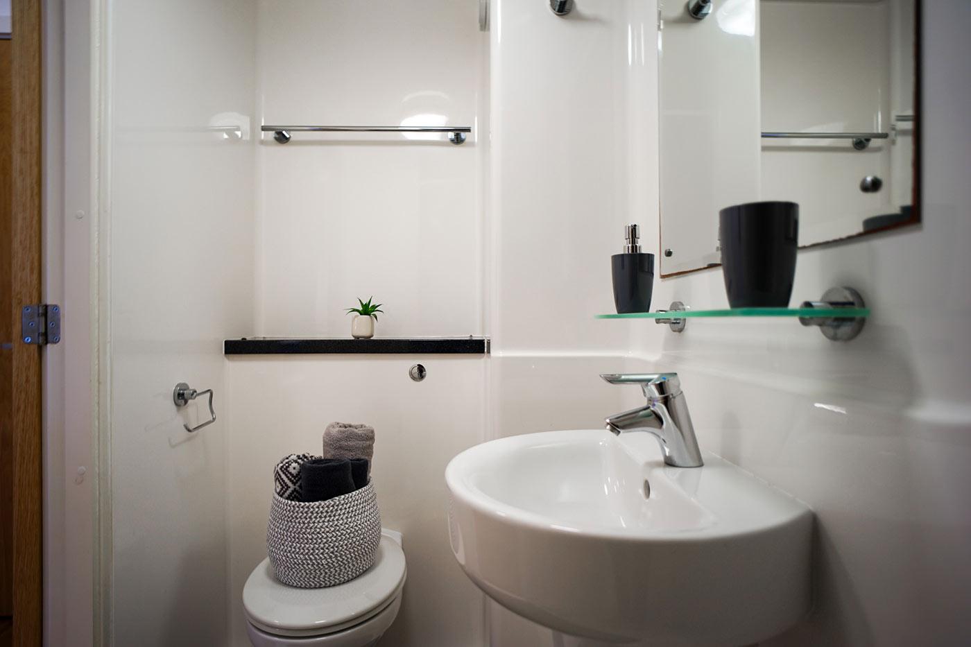  Gold Ensuite  -  Exeter One  - Gallery -  5