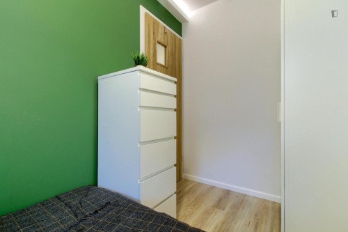 Very pleasant single bedroom in Gocław