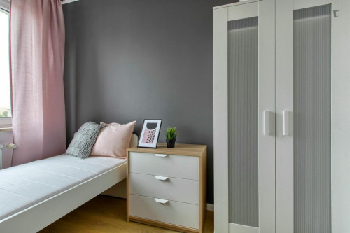 Homely single bedroom in Gocław