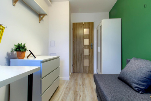 Welcoming single bedroom in Gocław