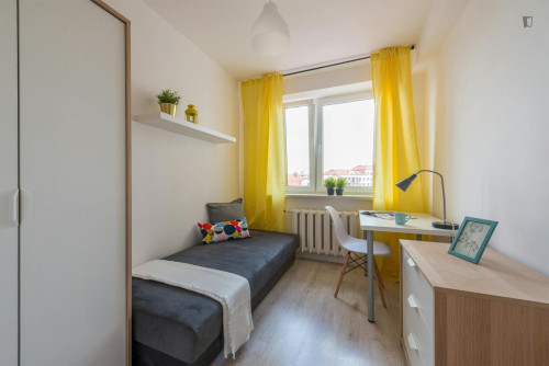 Neat single bedroom in Szczęśliwice