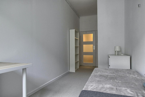 Inviting single bedroom in the Powiśle neighbourhood