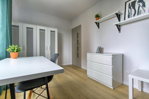Welcoming single bedroom in residential Gocław