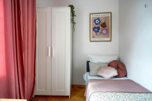 Comfy single bedroom near the centre of Warsaw