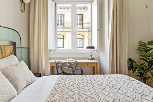 Modern double bedroom in Chiado
