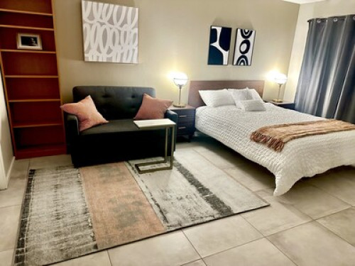 Beautiful brightroom w/private bath - Gallery - 13