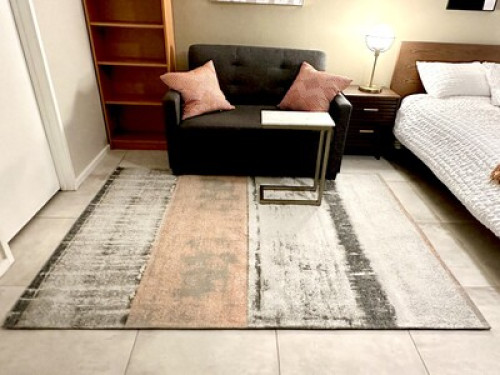 Beautiful brightroom w/private bath - Gallery - 17
